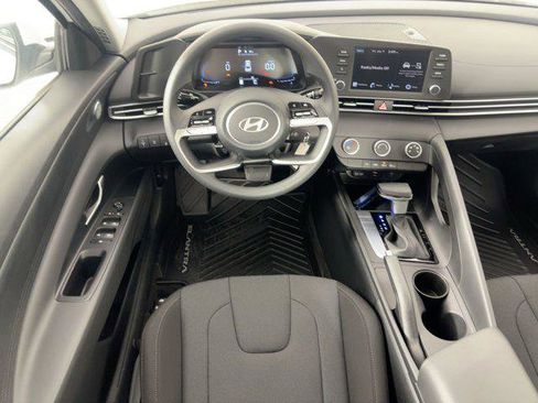 New 2026 Hyundai Elantra SE image 23