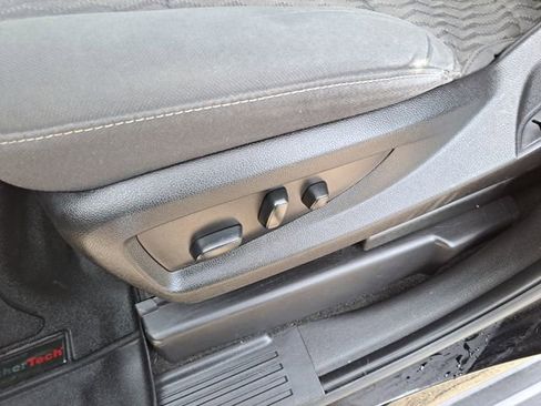 Used 2018 GMC Yukon XL SLE w/ Convenience Package image 12