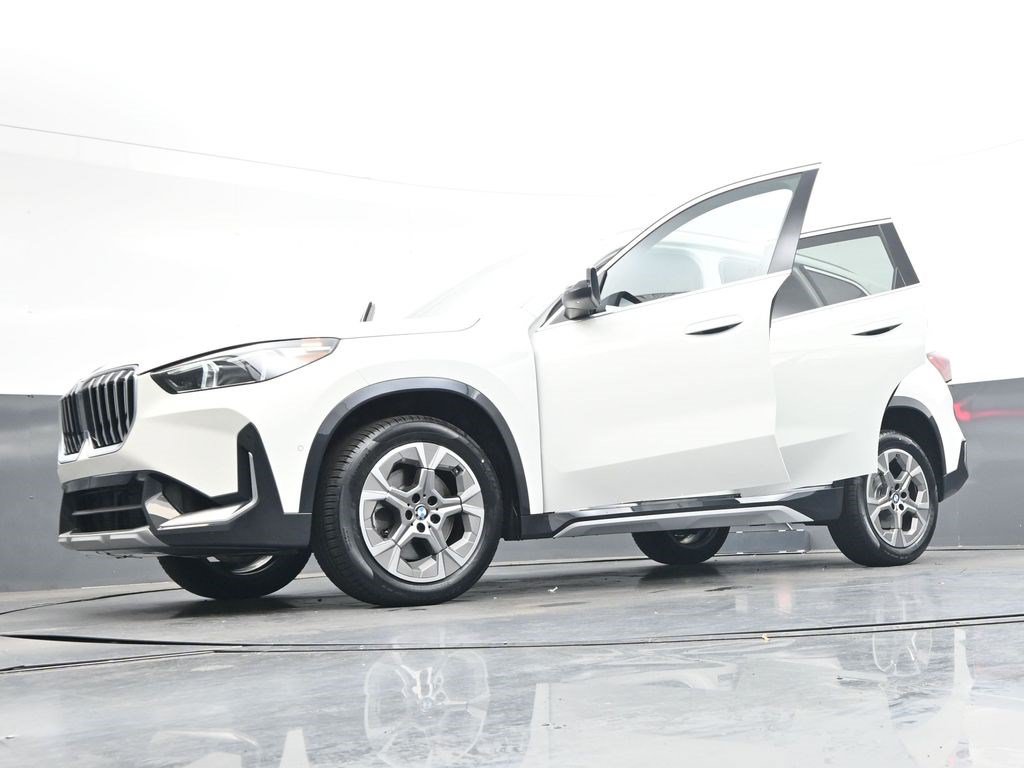 Used 2023 BMW X1 xDrive28i w/ Convenience Package AWD/4WD image 40