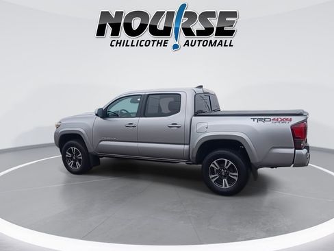 Used 2018 Toyota Tacoma TRD Sport image 6