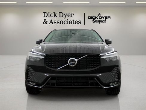 Certified 2024 Volvo XC60 B5 Plus w/ Climate Package image 8