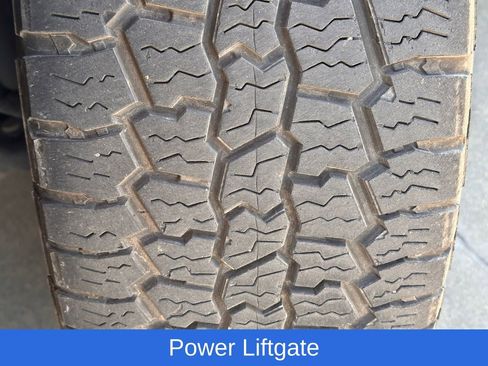 Used 2021 Ford Expedition XLT image 9