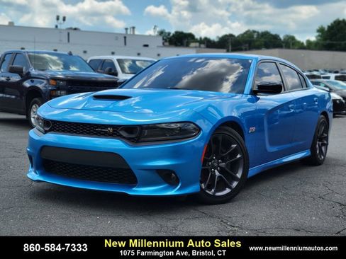 Used 2023 Dodge Charger Scat Pack w/ Navigation & Travel Group image 1