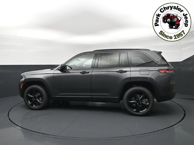 New 2026 Jeep Grand Cherokee Limited w/ Limited Altitude Package AWD/4WD image 3