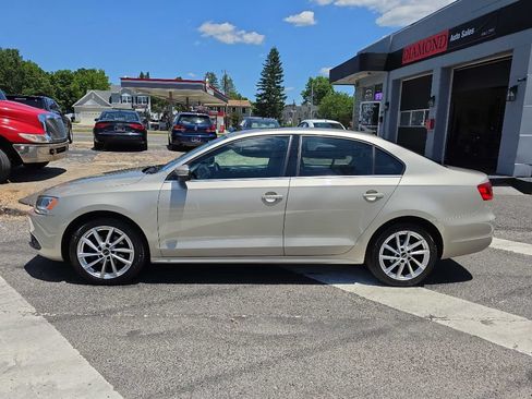 Used 2013 Volkswagen Jetta SEL FWD image 8