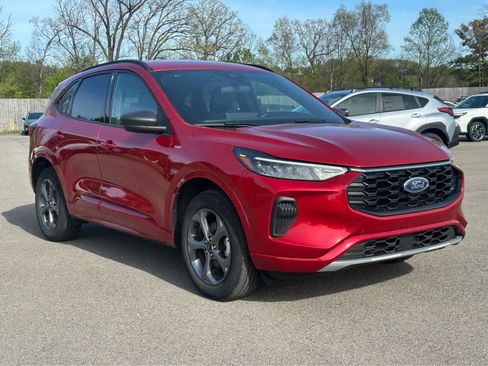 Used 2024 Ford Escape ST-Line w/ Tech Pack #1 AWD/4WD image 3