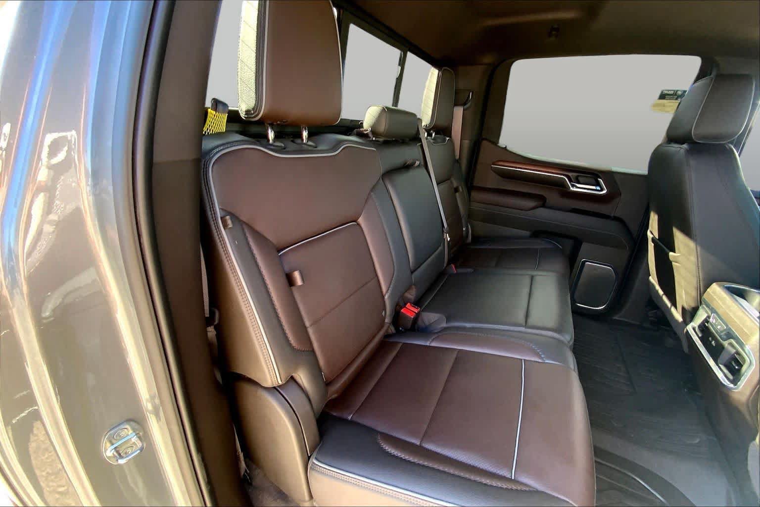 Used 2024 GMC Sierra 1500 Denali w/ Denali Reserve Package AWD/4WD image 18