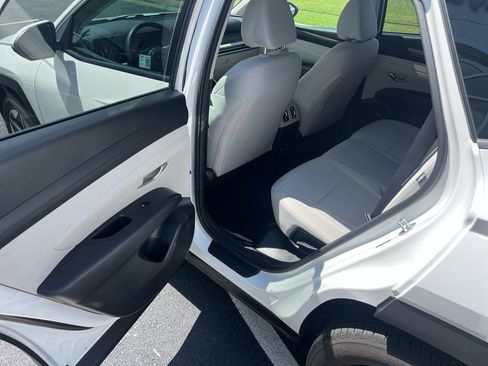 Used 2025 Hyundai Tucson SEL FWD image 17