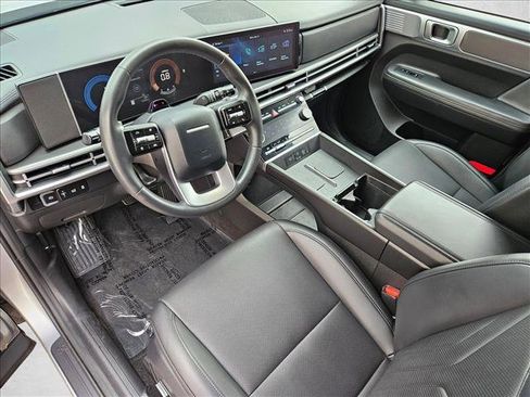 Used 2025 Hyundai Santa Fe SEL FWD image 13