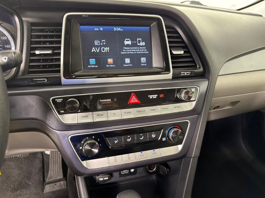 Used 2018 Hyundai Sonata SE FWD image 15