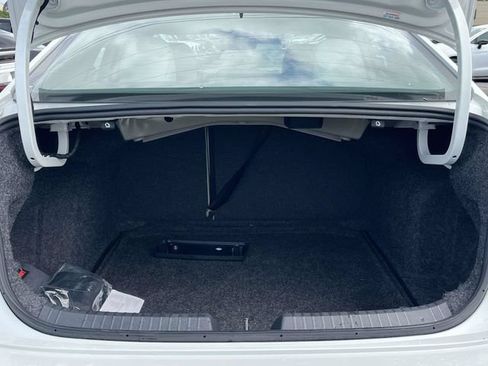 Used 2024 Volkswagen Jetta SE w/ Panoramic Sunroof Package FWD image 20