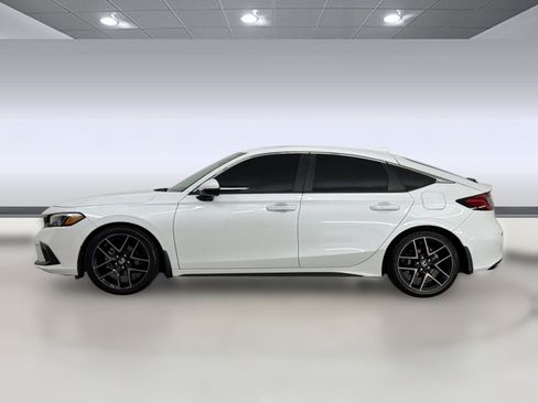 Used 2024 Honda Civic Sport Touring image 2