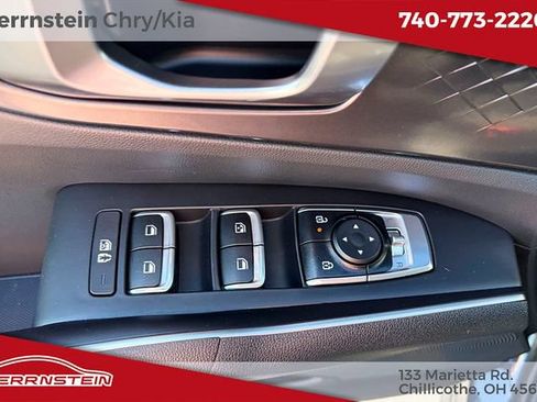 Used 2025 Kia Sorento S AWD/4WD image 15