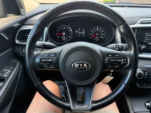 Used 2016 Kia Sorento AWD w/ LX Convenience Package image 15