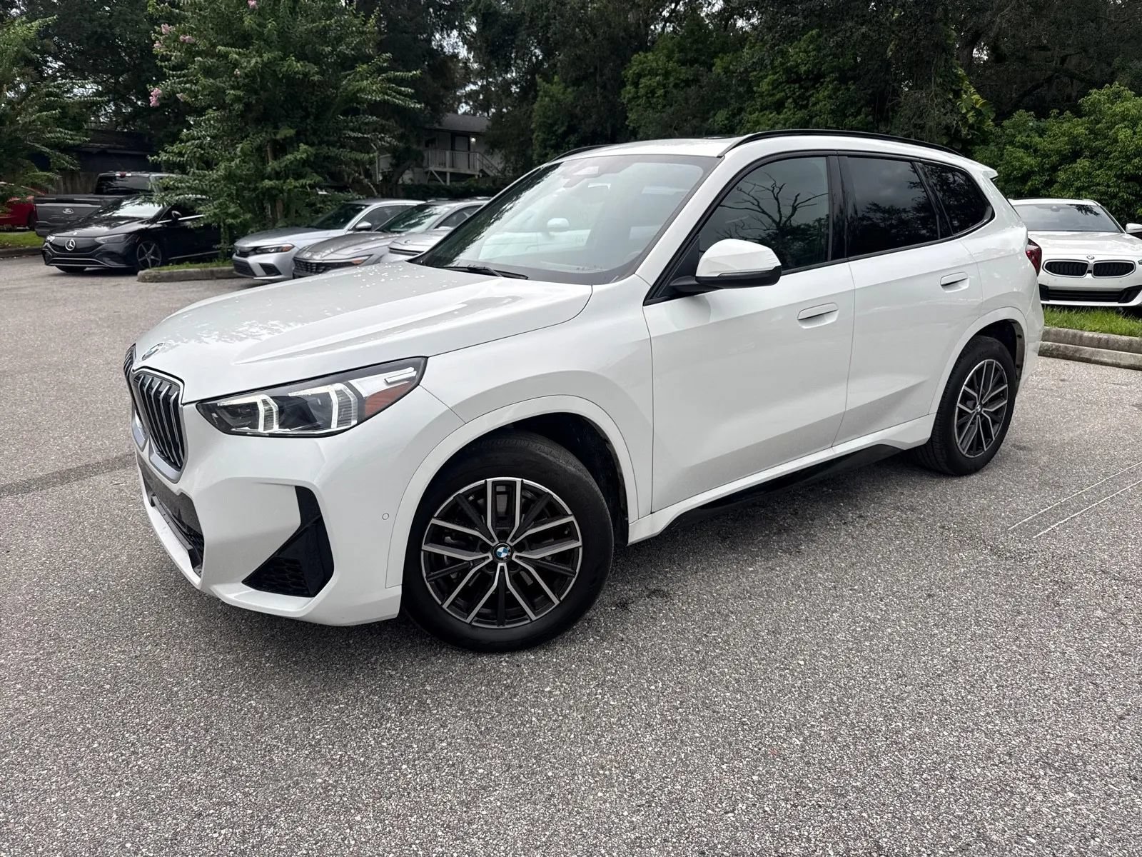 Used 2026 BMW X1 xDrive28i AWD/4WD image 3