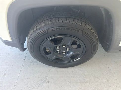 Used 2019 Jeep Compass Sport AWD/4WD image 12