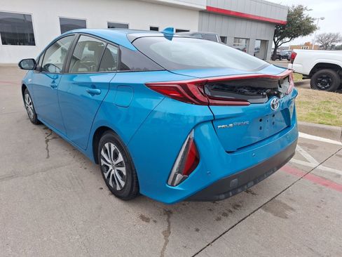 Used 2021 Toyota Prius Prime Limited image 4