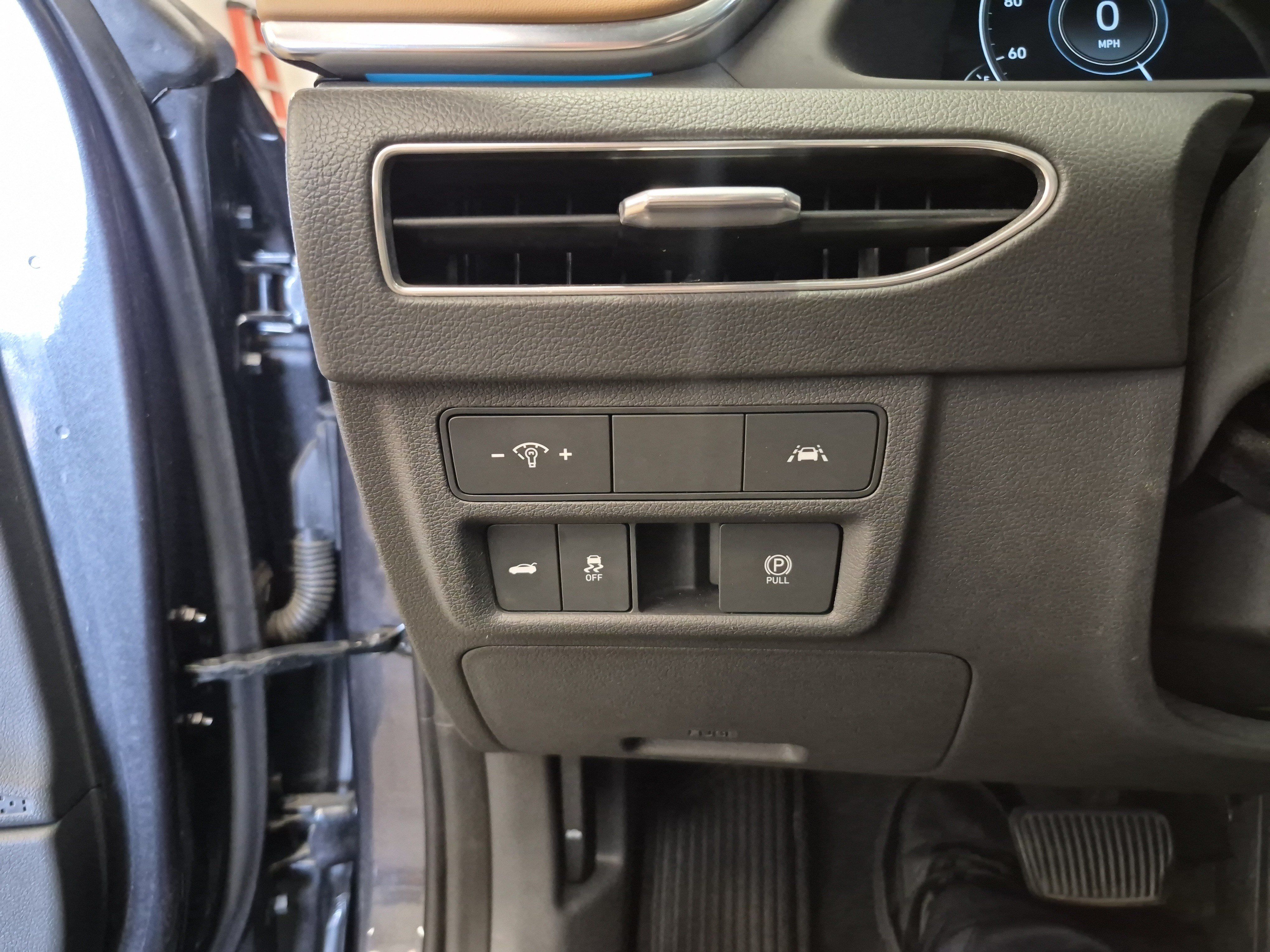 Used 2021 Hyundai Sonata Limited w/ Preferred Accessory Package FWD image 22