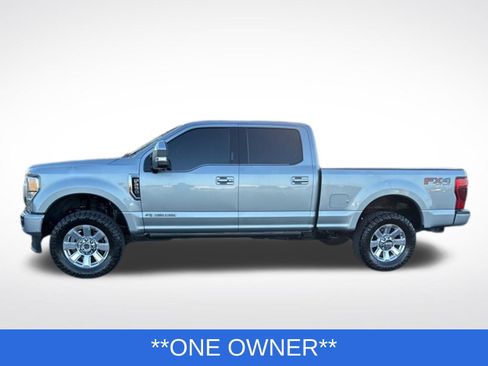 Certified 2022 Ford F250 Platinum w/ FX4 Off-Road Package AWD/4WD image 2