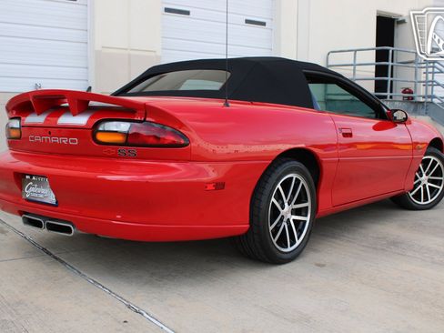 Used 2002 Chevrolet Camaro Z28 w/ SS Performance/Appearance Pkg RWD image 23