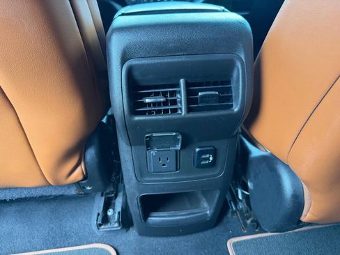 Used 2017 GMC Acadia SLT AWD/4WD image 24