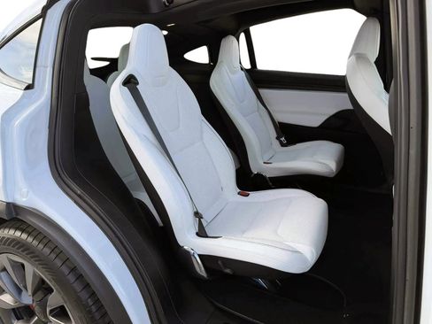 Used 2023 Tesla Model X Plaid image 17