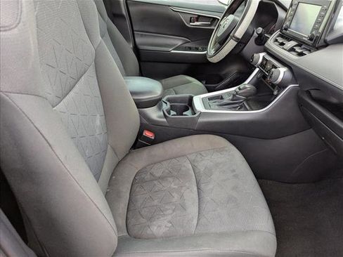 Used 2021 Toyota RAV4 XLE w/ Convenience Package image 26