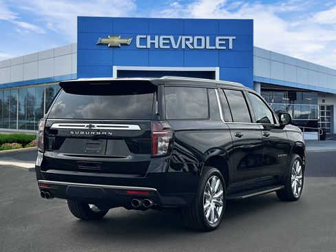 Certified 2024 Chevrolet Suburban High Country AWD/4WD image 4
