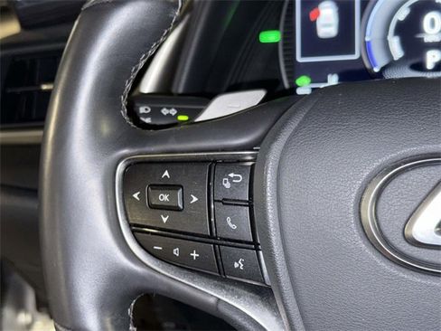 Used 2021 Lexus ES 300h w/ Accessory Package image 33