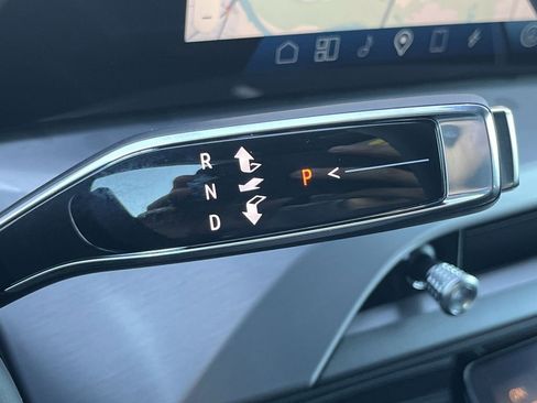 New 2026 Cadillac Vistiq Luxury image 8