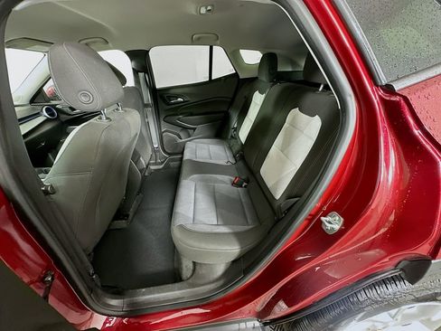 Used 2025 Chevrolet Trax LS w/ LS Convenience Package image 23