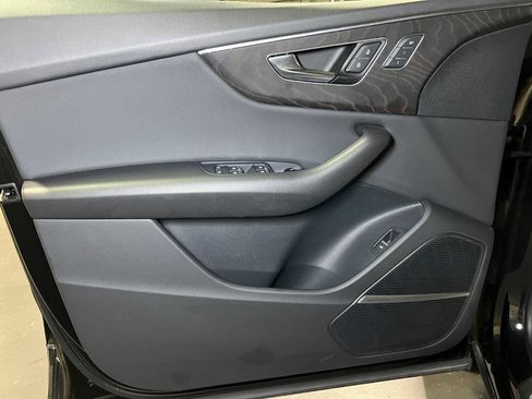 Used 2022 Audi Q8 Premium Plus w/ Premium Plus Package image 58