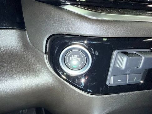 Certified 2025 Chevrolet Silverado 1500 High Country AWD/4WD image 14