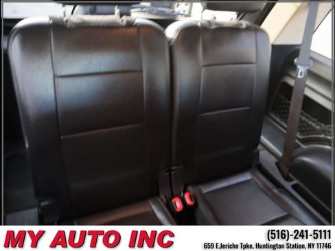 Used 2010 Ford Explorer XLT image 28