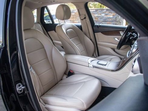 Used 2022 Mercedes-Benz GLC 300 4MATIC image 19