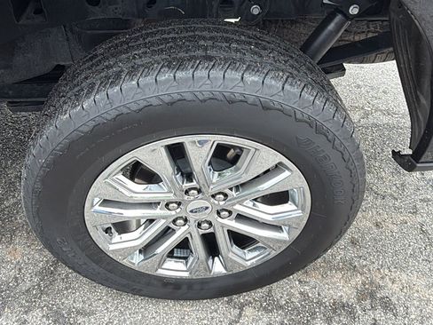 Used 2025 Ford F150 Lariat w/ Equipment Group 502A High AWD/4WD image 12