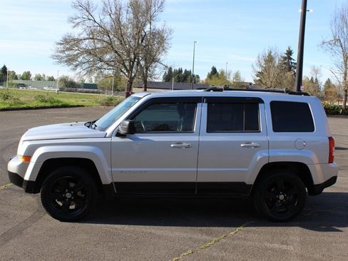 Used 2015 Jeep Patriot Sport w/ Power Value Group AWD/4WD image 7