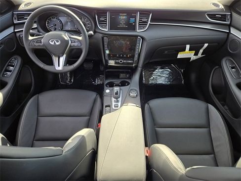 New 2025 INFINITI QX50 Luxe image 16