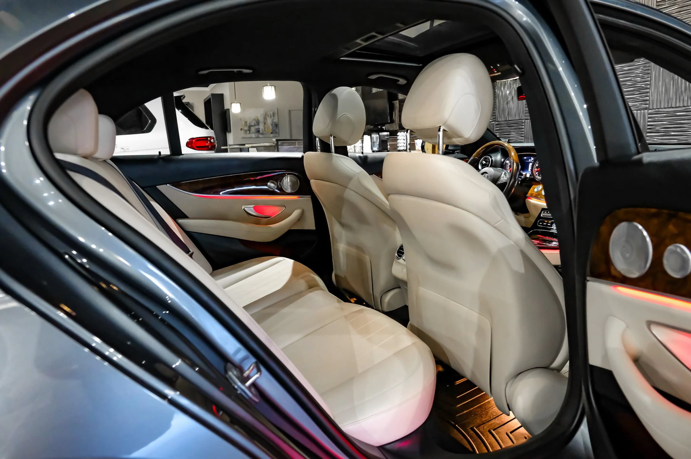 Used 2018 Mercedes-Benz E 300 image 38