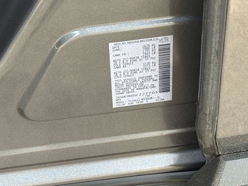 Used 2025 Nissan Pathfinder SV FWD image 23