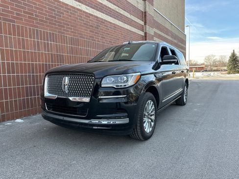 Used 2024 Lincoln Navigator L 4WD image 4