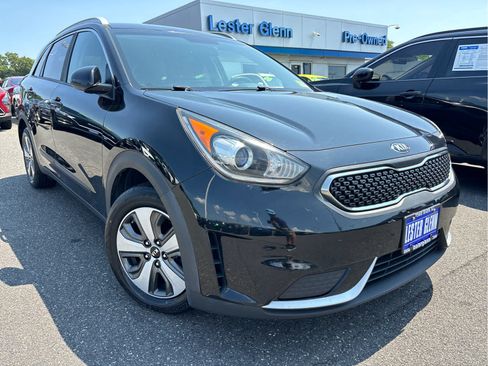Used 2018 Kia Niro LX FWD image 2