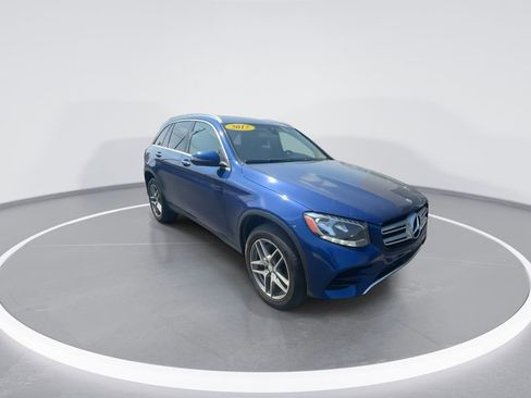 Used 2017 Mercedes-Benz GLC 300 4MATIC image 2