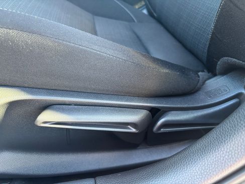 Certified 2022 Honda Civic EX image 32