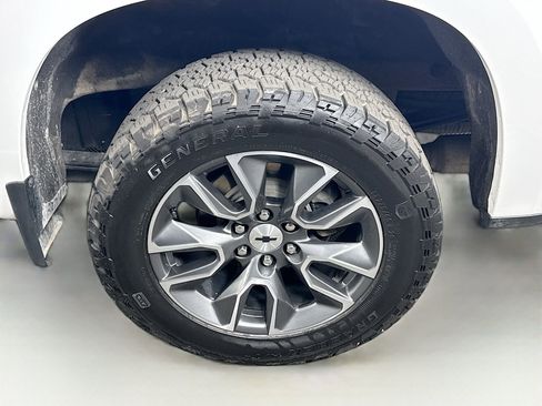 Used 2023 Chevrolet Silverado 1500 RST image 9