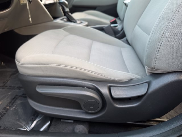 Used 2017 Hyundai Elantra SE FWD image 15