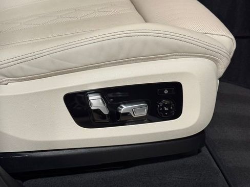 Used 2022 BMW X5 M50i w/ Premium Package image 15