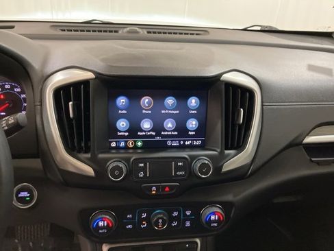 Used 2024 GMC Terrain SLT image 15