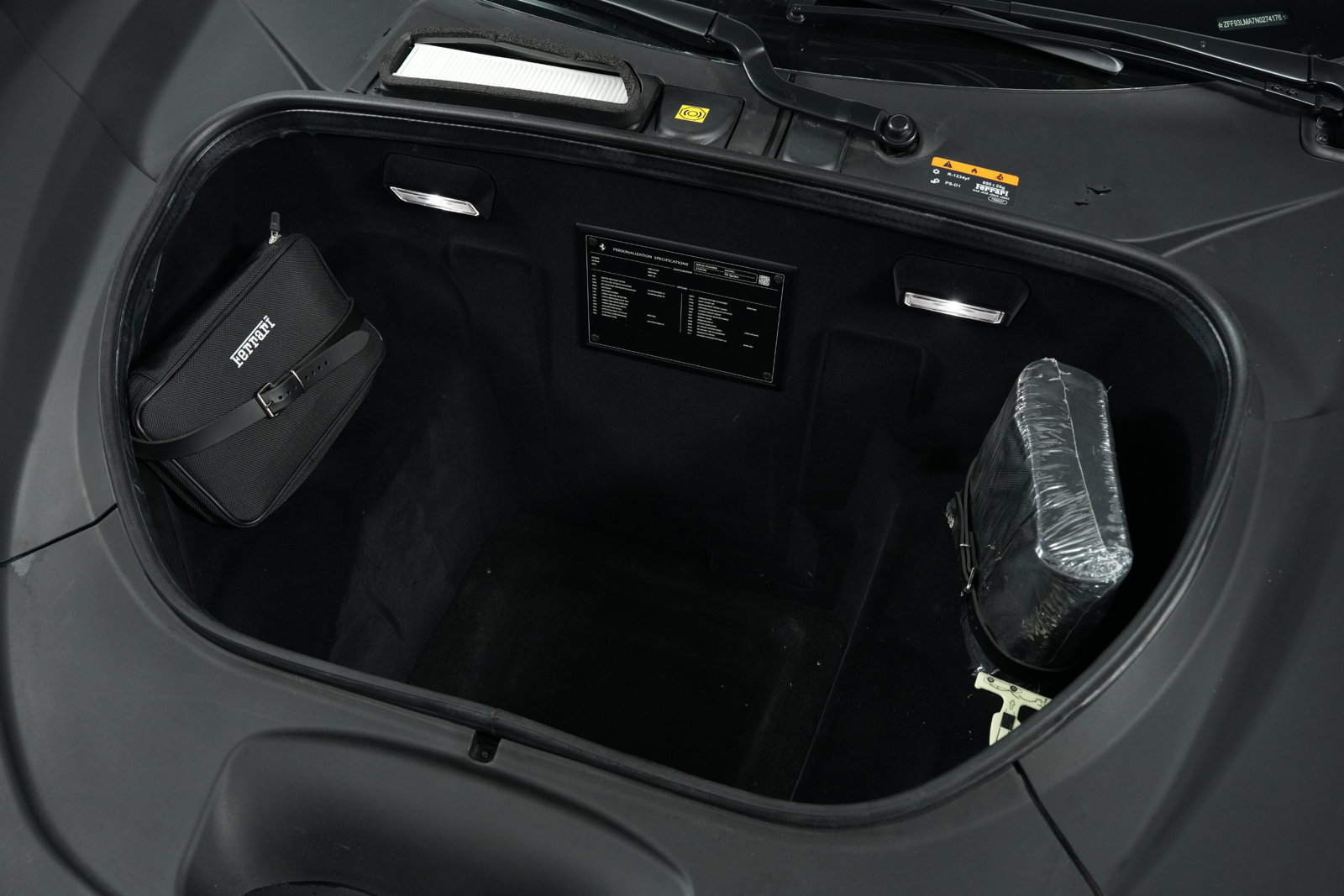Used 2022 Ferrari F8 Spider RWD image 5