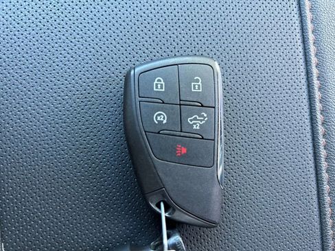 Used 2025 GMC Sierra 1500 AT4 w/ AT4 Premium Package AWD/4WD image 39